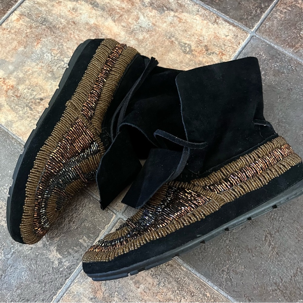 House Of Harlow Maddie Black Suede Beaded Moccasin Bootie Women’s Size 38 / 7.5 - Picture 7 of 8